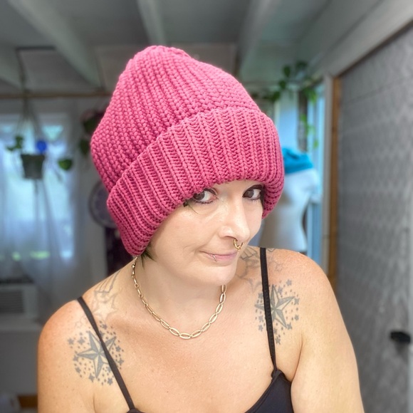 Galeries Lafayette Paris Raspberry knit stocking cap beanie - Picture 5 of 6